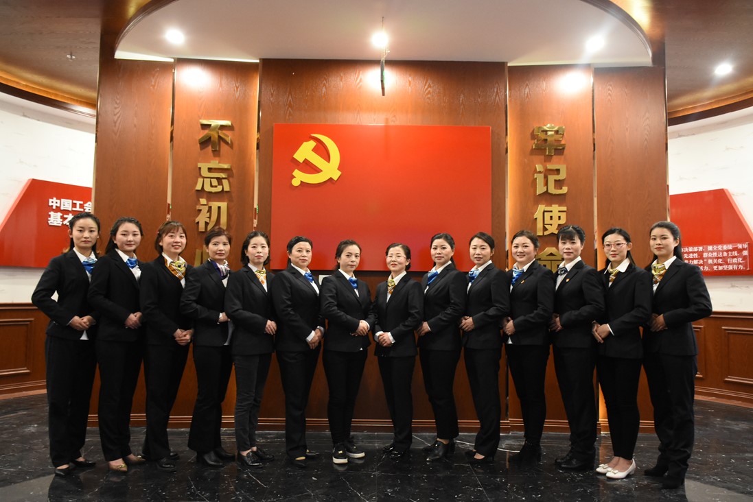 巴中分行女職工在黨史文化館開展黨史分享活動